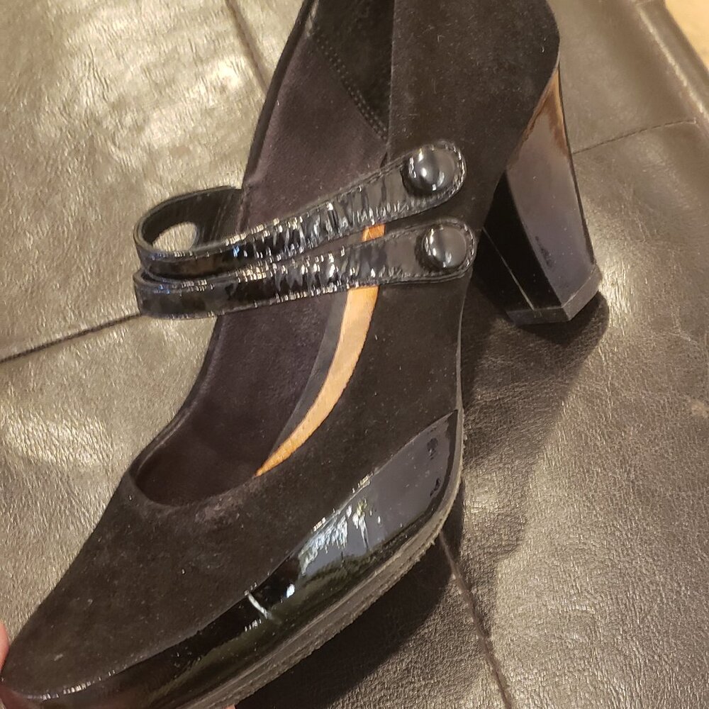 Clarks Diamond Suede Patent Leather Black Double Strap Heels 6.5 W